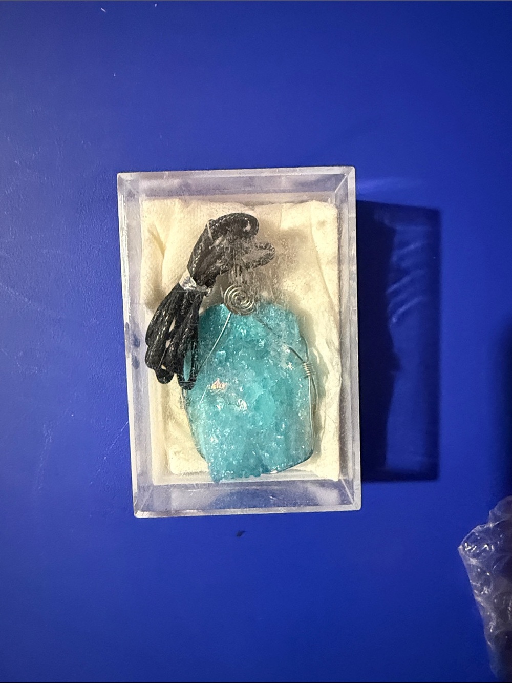 NIB Aura Geode Pendant Necklace - Blue Color